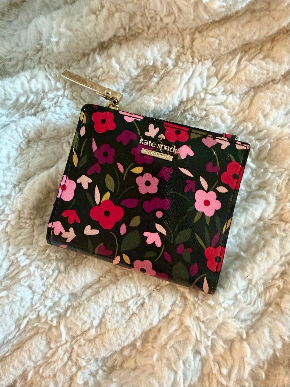 Kate Spade Floral Zip Card Holder in Black with Pink & Red Accents
